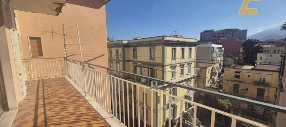 Квартира с 3 спальнями в Кастелламмаре ди Стабия, Италия № 329270 9