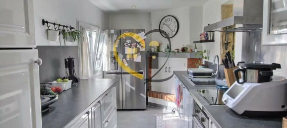 3 bedrooms House in Vierzon, France No. 240236 5