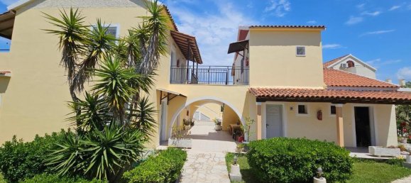 800 m² adosado en venta en Corfu, Central Corfu and Diapontian Islands, Corfu, Ionian Islands, Peloponnese, Western Greece and the Ionian, Greece № 7905 4