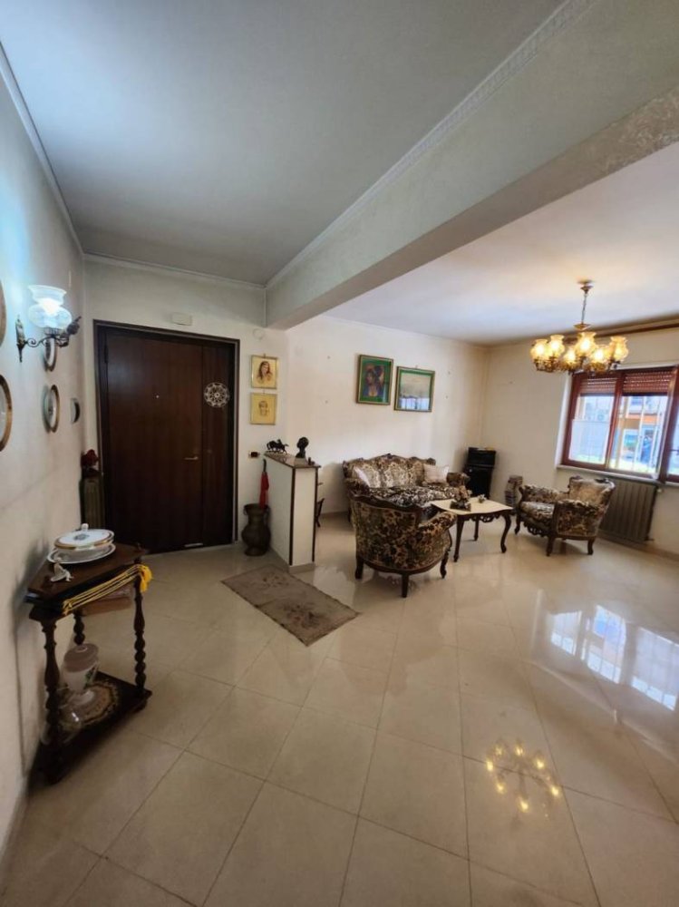 3 Schlafzimmer Wohnung in Caserta, Italy, Nr. 265789