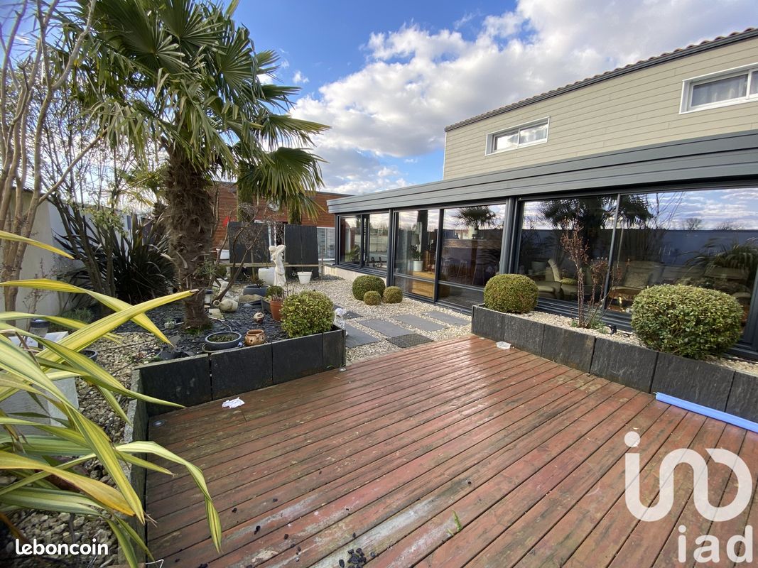 Casa T2 em Chateau-Thebaud, France N.º 99154