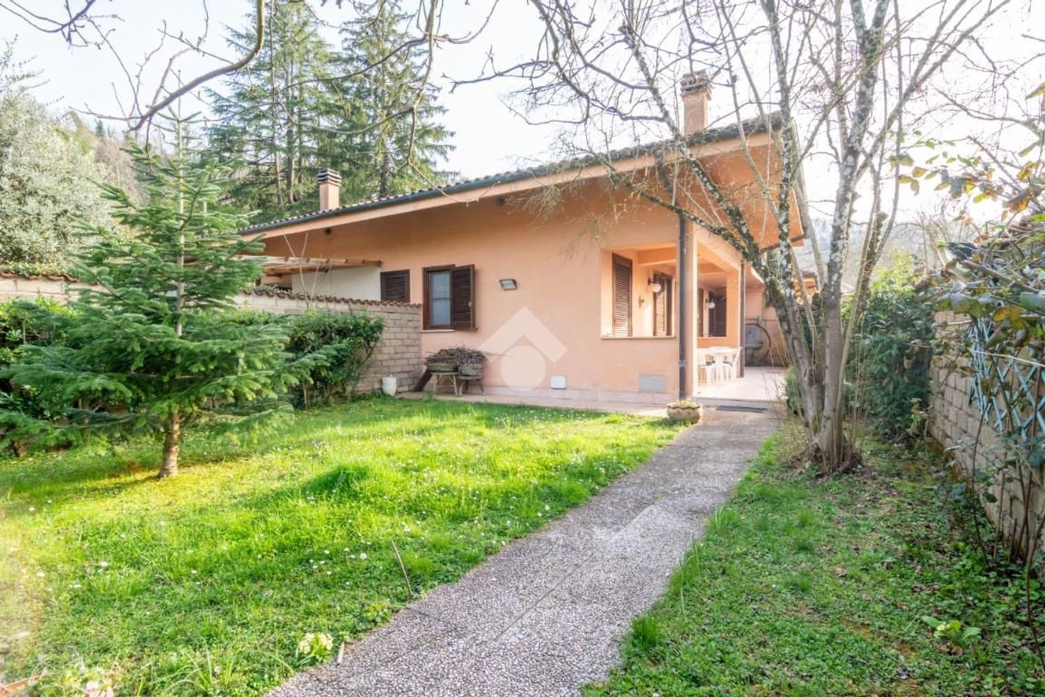 4 rooms House in Ronciglione, Italy No. 13398