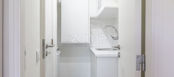 2 bedrooms Apartment in Lisbon, Portugal No. 14589 11