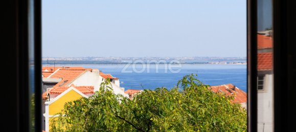 2 bedrooms Apartment in Lisbon, Portugal No. 14589 20