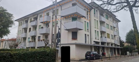 5 rooms Apartment in Treviso, Italy No. 258616 4