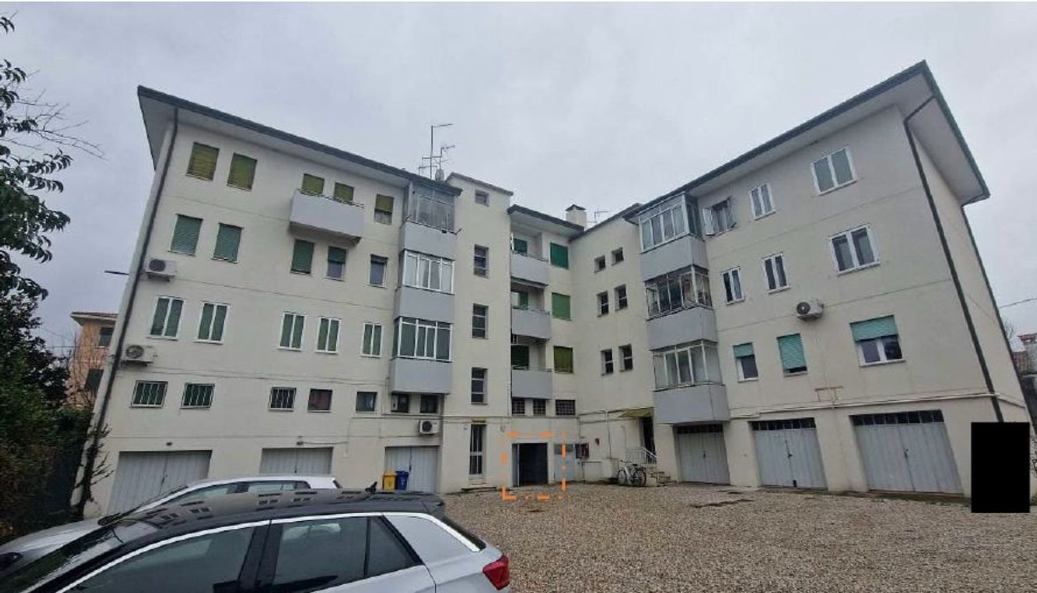 5 rooms Apartment in Treviso, Italy No. 258616