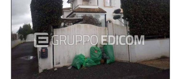 Квартира с 5 комнатами в Фьюмичино, Италия № 299894 3