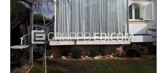 Квартира с 5 комнатами в Фьюмичино, Италия № 299894 8