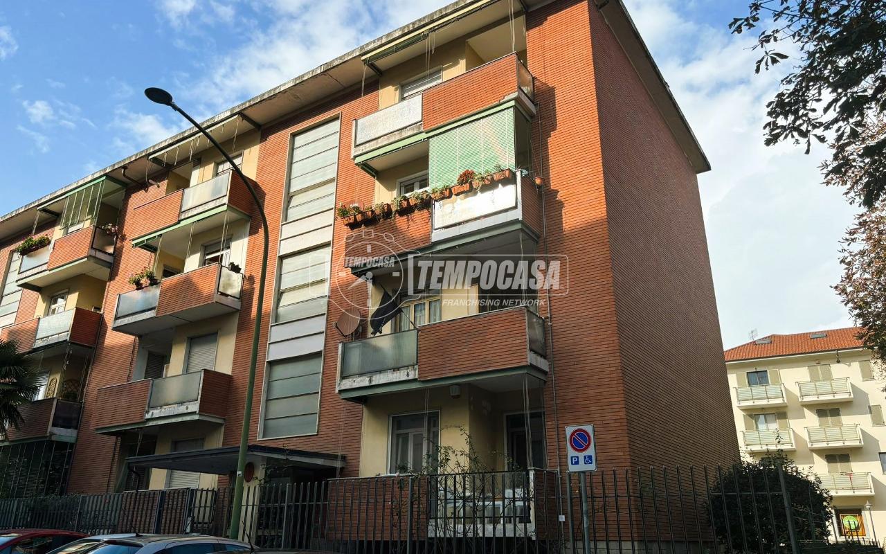 Apartamento de 4 habitaciónes en Pinerolo, Italy No. 80190