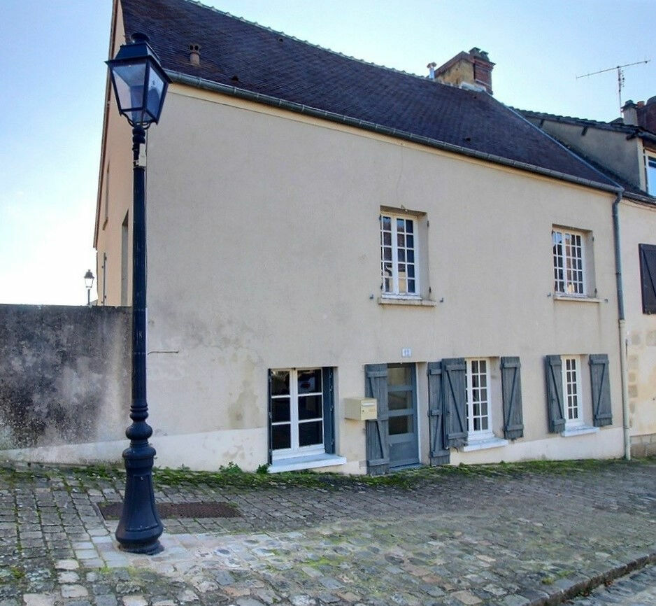 3 bedrooms House in Epernon, France No. 220413