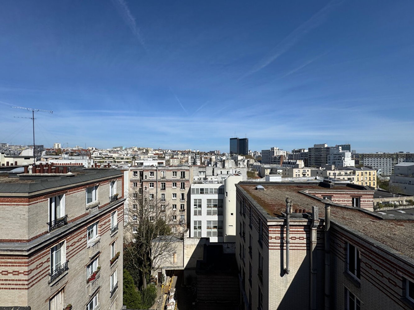 2 rooms Apartment in Paris, France No. 108136