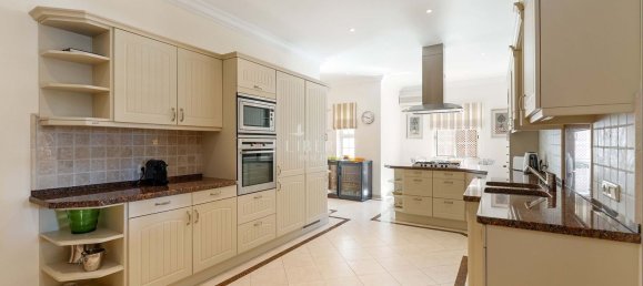 4 bedrooms Villa in Almancil, Portugal No. 137792 9