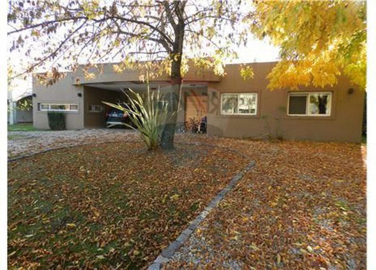 4 bedrooms House in Moreno, Argentina No. 4492