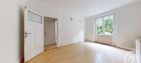2 bedrooms Apartment in Nantes, France No. 342099 3
