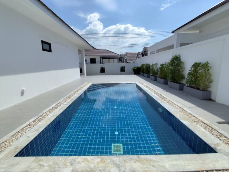 3 bedrooms Cafe / restaurant in Bang Sare, Thailand No. 25480