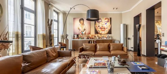 2 bedrooms Apartment in Paris, France No. 164604 3