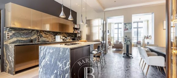 2 bedrooms Apartment in Paris, France No. 164604 11