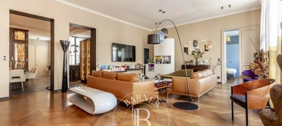 2 bedrooms Apartment in Paris, France No. 164604 5