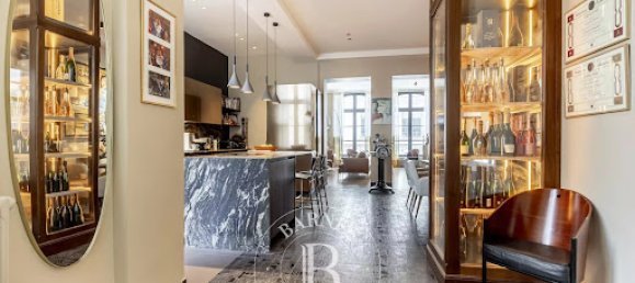 2 bedrooms Apartment in Paris, France No. 164604 9