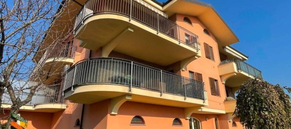 6-salle Appartement à Sommariva del Bosco, Italy No. 33653 2