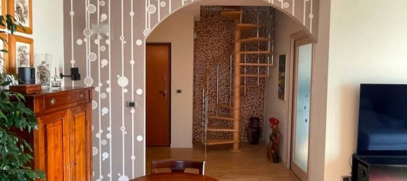 6-salle Appartement à Sommariva del Bosco, Italy No. 33653 5