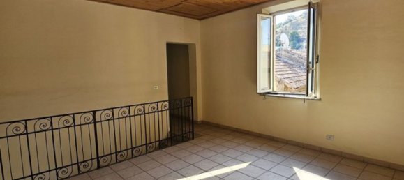 2 bedrooms House in Reggio Calabria, Italy No. 315608 3