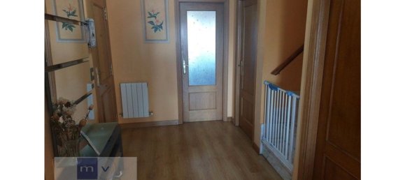 Dúplex de 3 dormitorios en Villaquilambre, Spain No. 66464 3