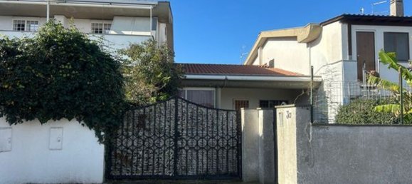 Casa de 3 habitaciónes en Anzio, Italy No. 90175 11