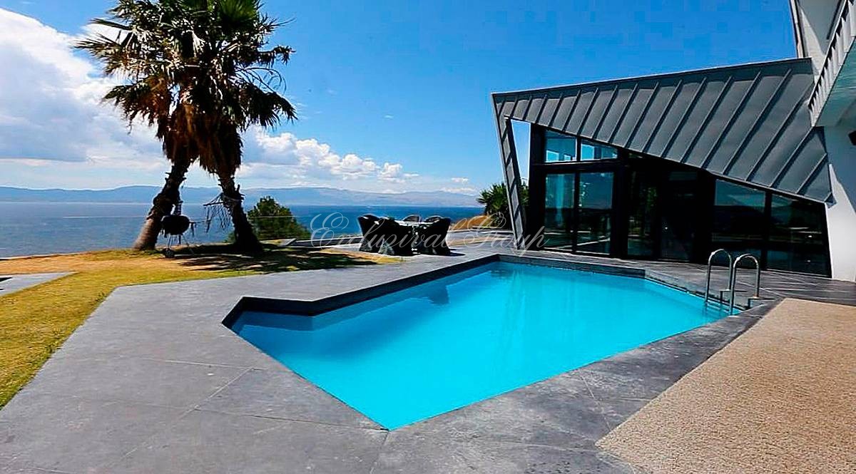 Villa de 6+2 en Cesme, Turkey No. 43129