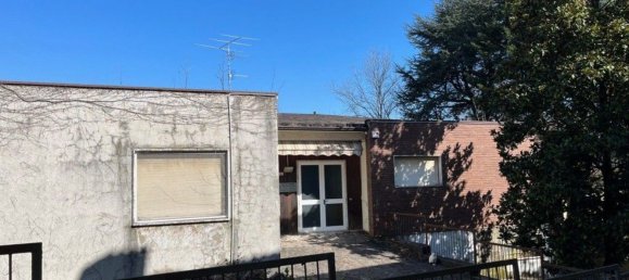 Gebäude in Barzana, Italy 1300m², Nr. 338644 2