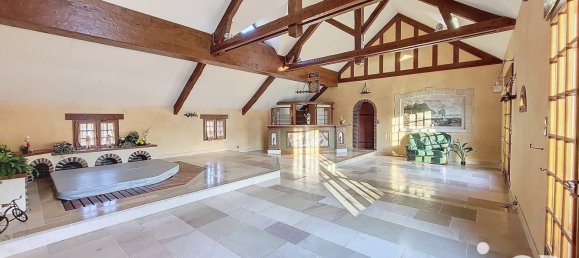 4 bedrooms House in Varennes-Changy, France No. 49787 7