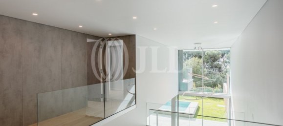 4 bedrooms Villa in Cascais, Portugal No. 126368 17
