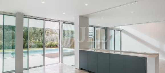 4 bedrooms Villa in Cascais, Portugal No. 126368 9