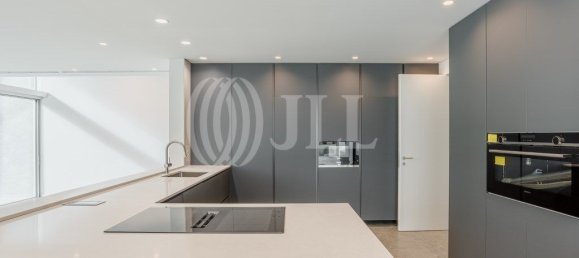 4 bedrooms Villa in Cascais, Portugal No. 126368 10