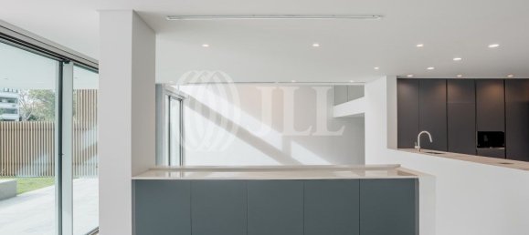 4 bedrooms Villa in Cascais, Portugal No. 126368 8