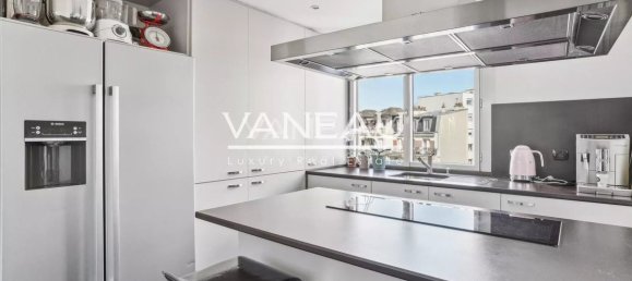 3 bedrooms Apartment in Paris, France No. 164130 9