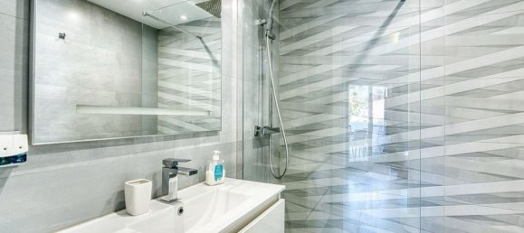 5 bedrooms Penthouse in Marbella, Spain No. 186040 30