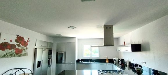 5 غرف نوم منزل في Talasani, France رقم 259770 7