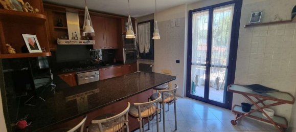 4 rooms Duplex in Limbiate, Italy No. 261513 10