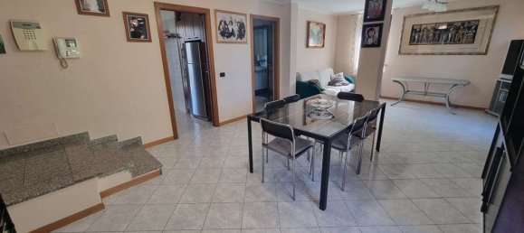 4 rooms Duplex in Limbiate, Italy No. 261513 4