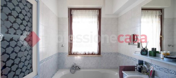 3 rooms Apartment in Rome, Italy No. 224914 25