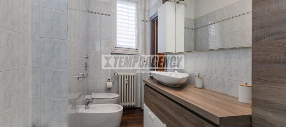 Apartamento de 3 divisões em Bresso, Italy N.º 107056 17