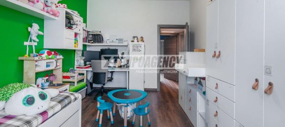 Apartamento de 3 divisões em Bresso, Italy N.º 107056 12