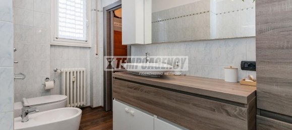 Apartamento de 3 divisões em Bresso, Italy N.º 107056 3