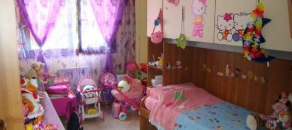 3 rooms Apartment in Lucca, Italy No. 107111 4