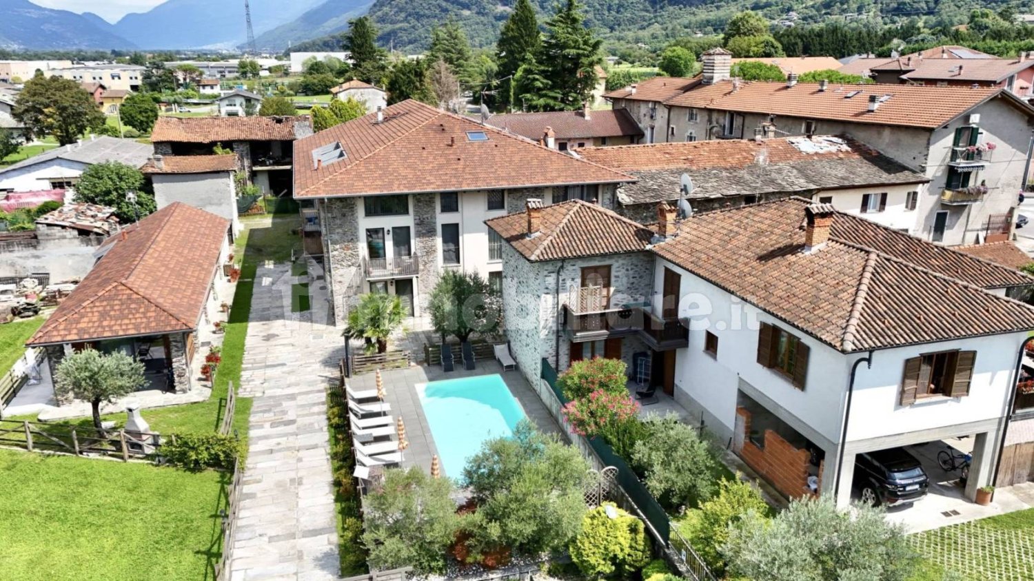 Apartamento de 2 dormitorios en Colico, Italy No. 266564