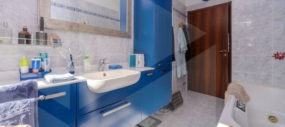 4 rooms Apartment in Casalecchio di Reno, Italy No. 28651 11