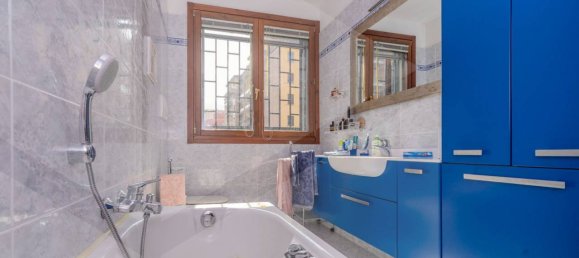 4 rooms Apartment in Casalecchio di Reno, Italy No. 28651 10