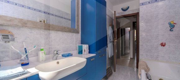 4 rooms Apartment in Casalecchio di Reno, Italy No. 28651 8