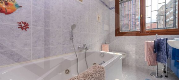 4 rooms Apartment in Casalecchio di Reno, Italy No. 28651 6